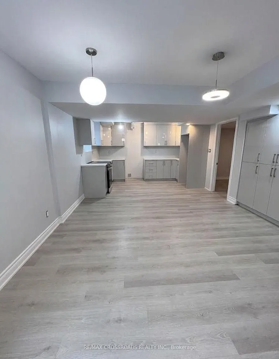 2 bed, $1,900 — Photo 4