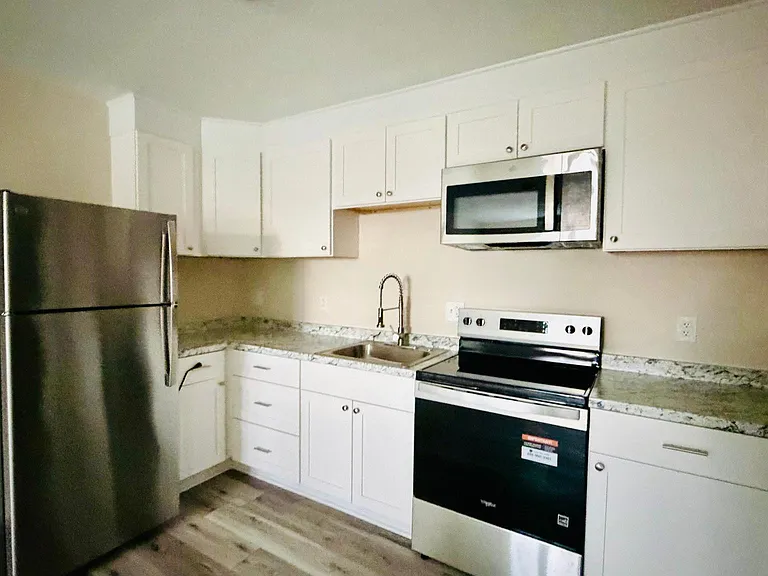 515 Broadway St — Photo 9