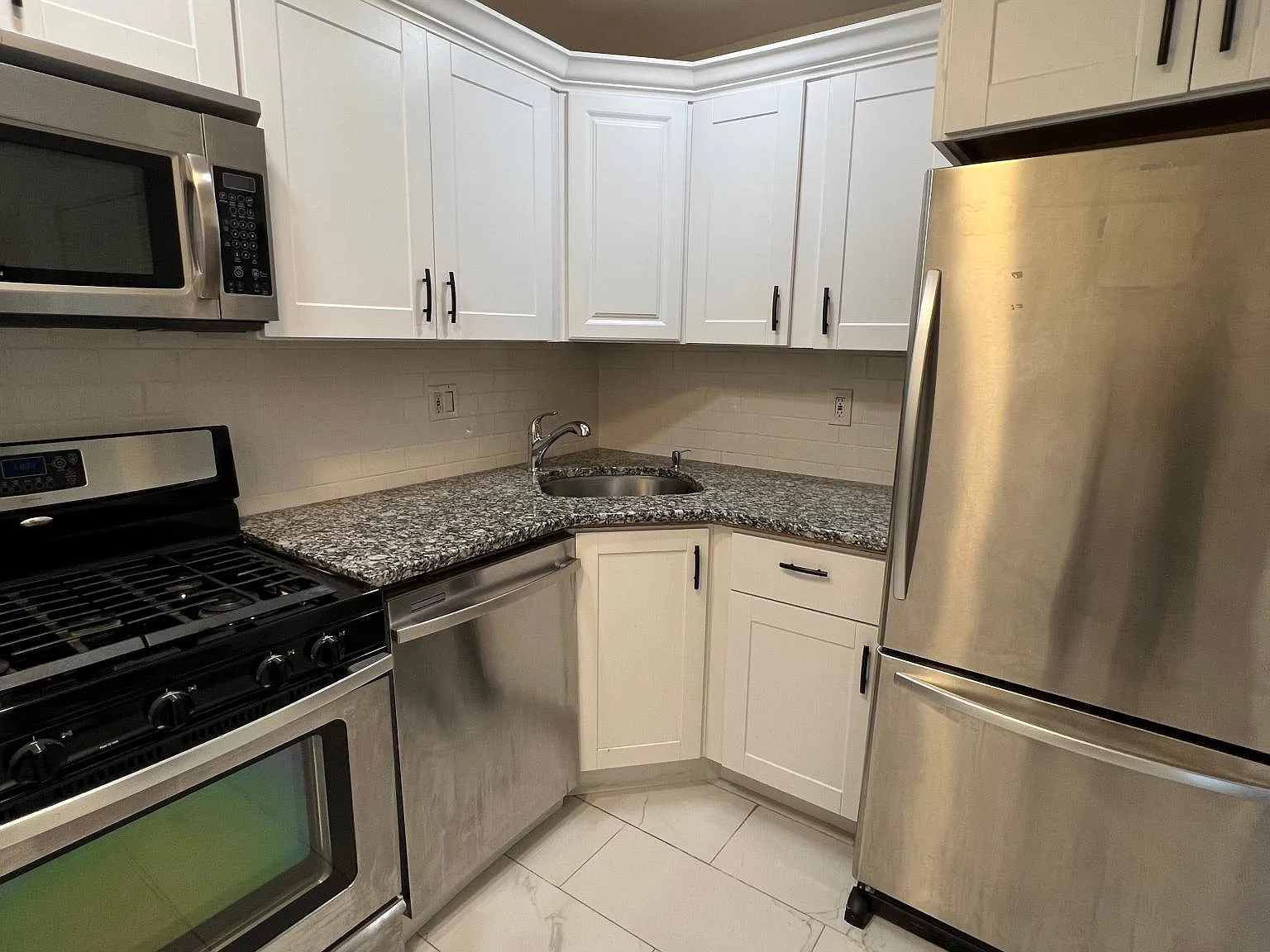 69 Howard St — Photo 2