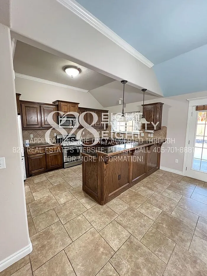 3 bed, 2.0 bath, 1540 sqft, $1,875 — Photo 3