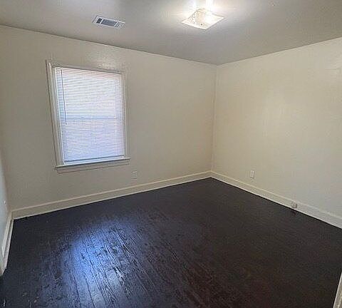 5th image of 503 Battle St #A