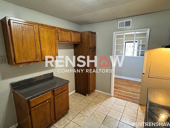 5th image of 848 Stratford Rd
