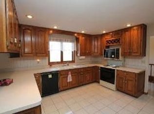 16815 Griswold Springs Rd, Plano, IL 60545