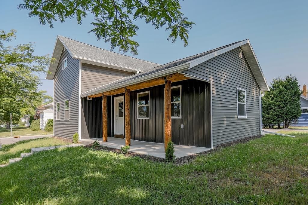 1100 4TH AVENUE, Stevens Point, WI 54481 MLS 22233095 Zillow