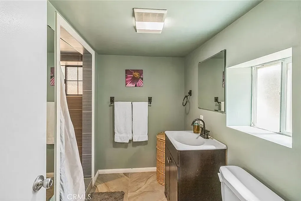 Building Photo - 33401 Bluebird Dr