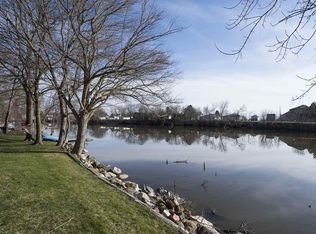 125 Maunesha Dr, Marshall, WI 53559