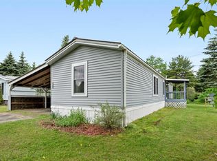 70 Redwood Dr, Hyde Park, VT 05655