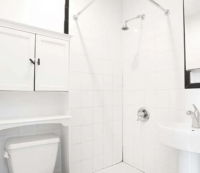 516 E 13th St #7 — Photo 5