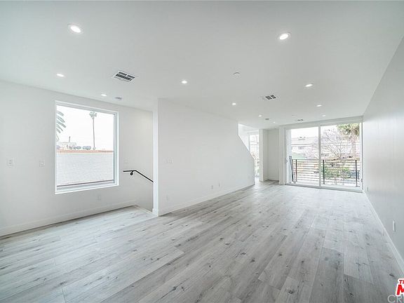 4th image of 1334 N Normandie Ave #1334