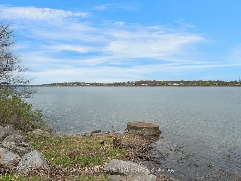 12575 Niagara River Pkwy — Photo 33