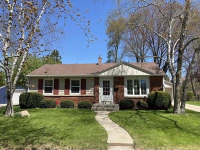 2430 East Bottsford AVENUE, Saint Francis, WI, 53235