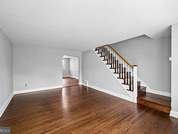2nd image of 246 Pine St
