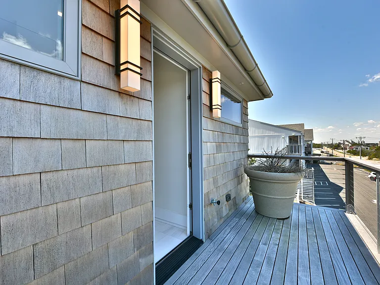 451 Dune Rd — Photo 57