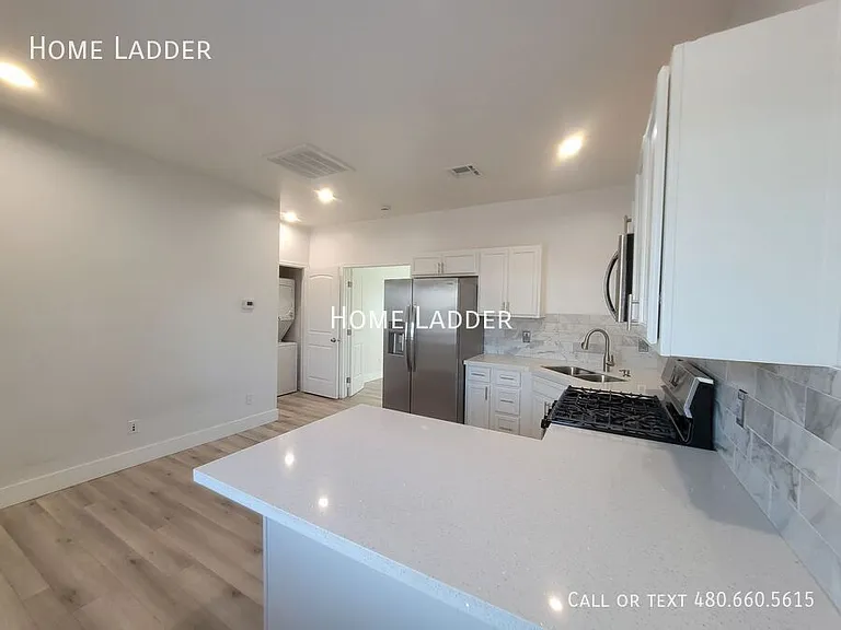 2301 N 27th St #2 — Photo 3