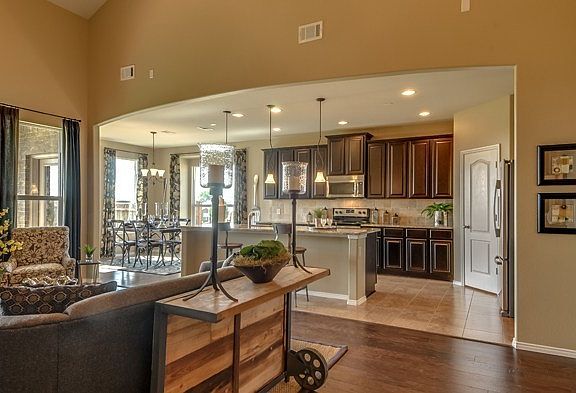 3rd image of 917 Swan Ridge Dr