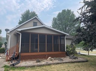 301 E McKinley St, Philo, IL