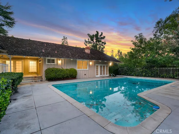 4809 Queen Victoria Rd, Woodland Hills, CA 91364