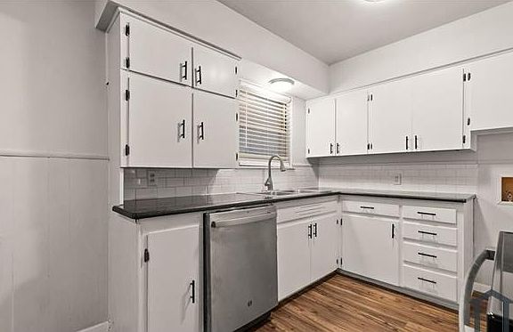 3rd image of 809 Shady Ln
