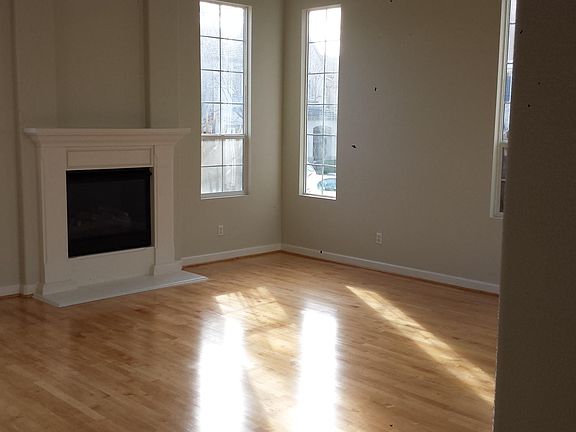 4th image of 3219 Vernazza Ave