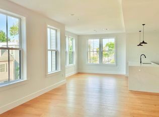 165 Everett St #5, Boston, MA 02128