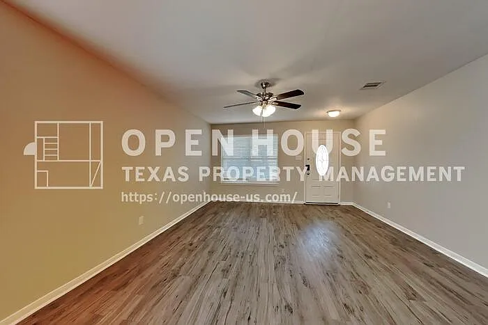 4 bed, 2.5 bath, 2965 sqft, $2,345 — Photo 4