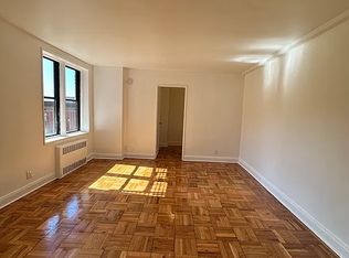 86-06 208th St #1E, Queens Village, NY 11427