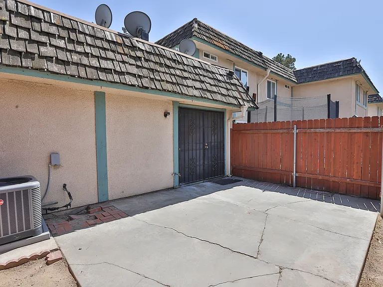 2536 Bryn Mawr Ln — Photo 28