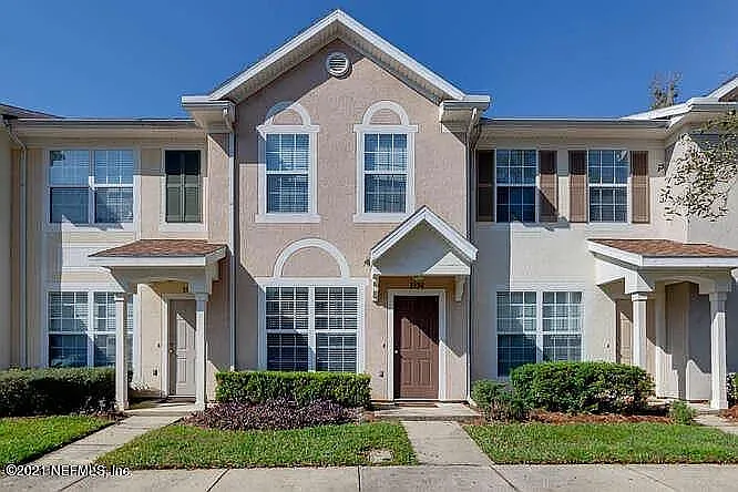 3530 Twisted Tree Ln #3530 — Photo 2