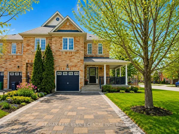 3941 Stardust Dr, Mississauga, ON L5M 8A4