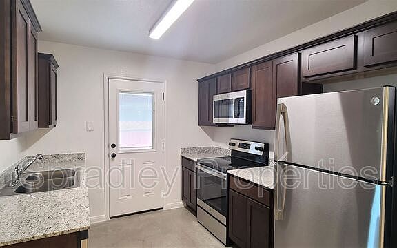 3rd image of 9118A Winding Ct