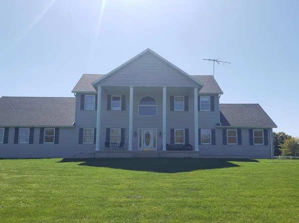 1524 Township Rd, Stronghurst, IL 61480