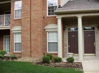 5346 Brookemonte Cir #1, Rochester, MI 48306