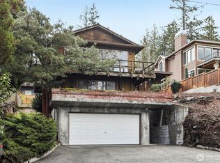 12069 Lakeside Pl NE, Seattle, WA