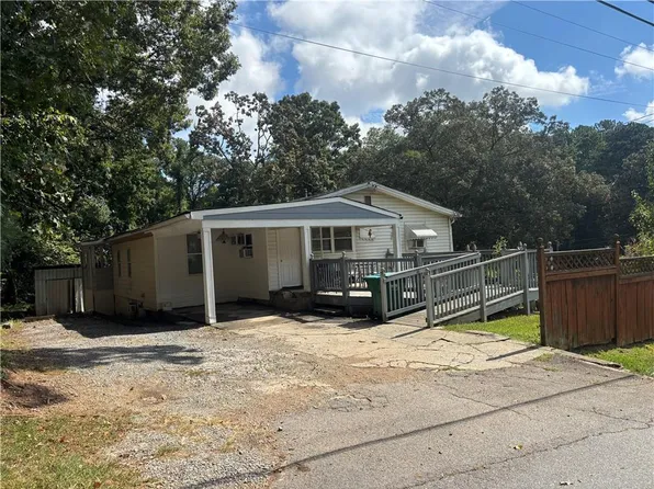 202 Lake Dr, Doraville, GA 30340