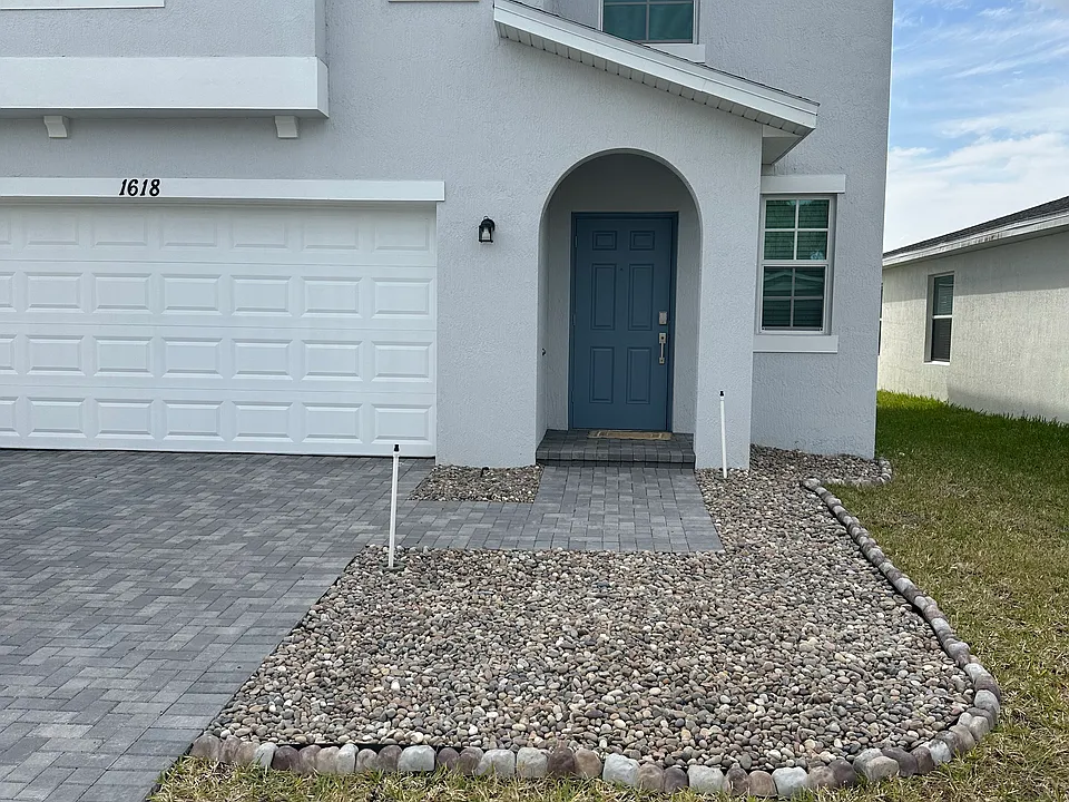 1618 Colebrook Cir SW