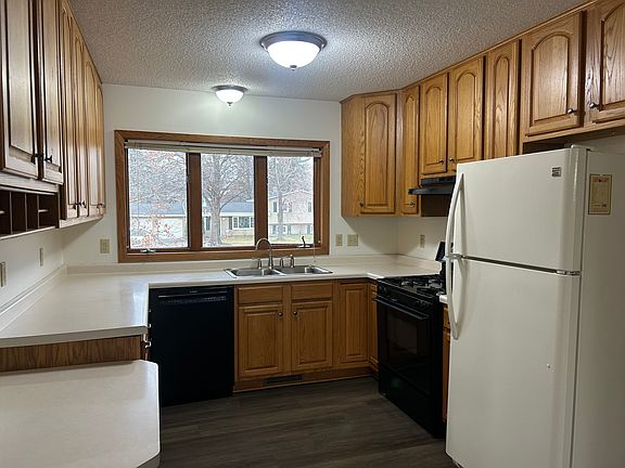 5th image of 500 Lovell Ave #2