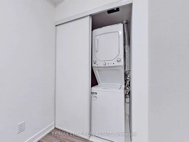 20 Edward St #1307 — Photo 33