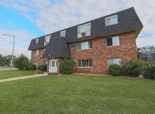 17262 71st Ct APT 4, Tinley Park, IL 60477