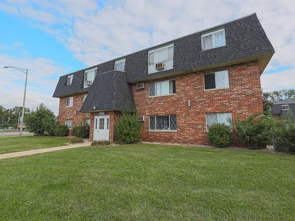 17262 71st Ct APT 4, Tinley Park, IL 60477