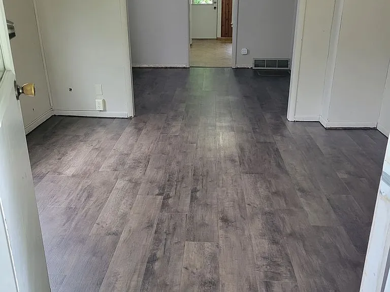 533 W Kinne St — Photo 3