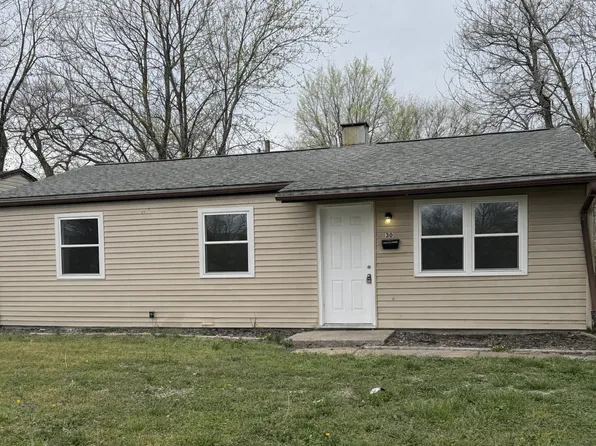 30 Saint Columba Dr, Cahokia, IL 62206