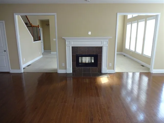4 bed, 3.5 bath, 2894 sqft, $3,050 — Photo 3