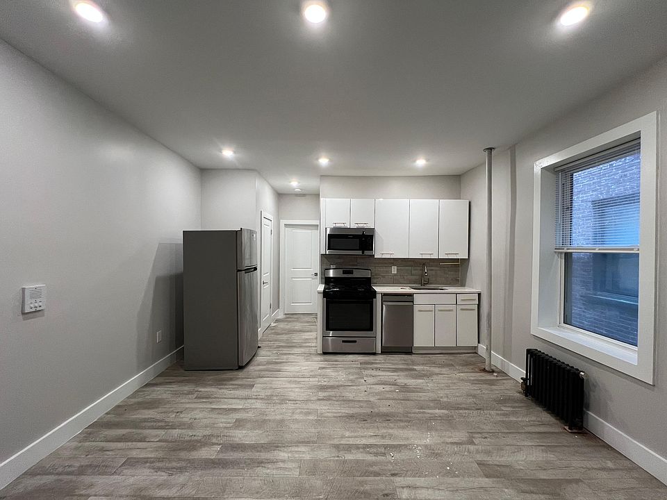 1st image of 128 Corbin Ave #21E