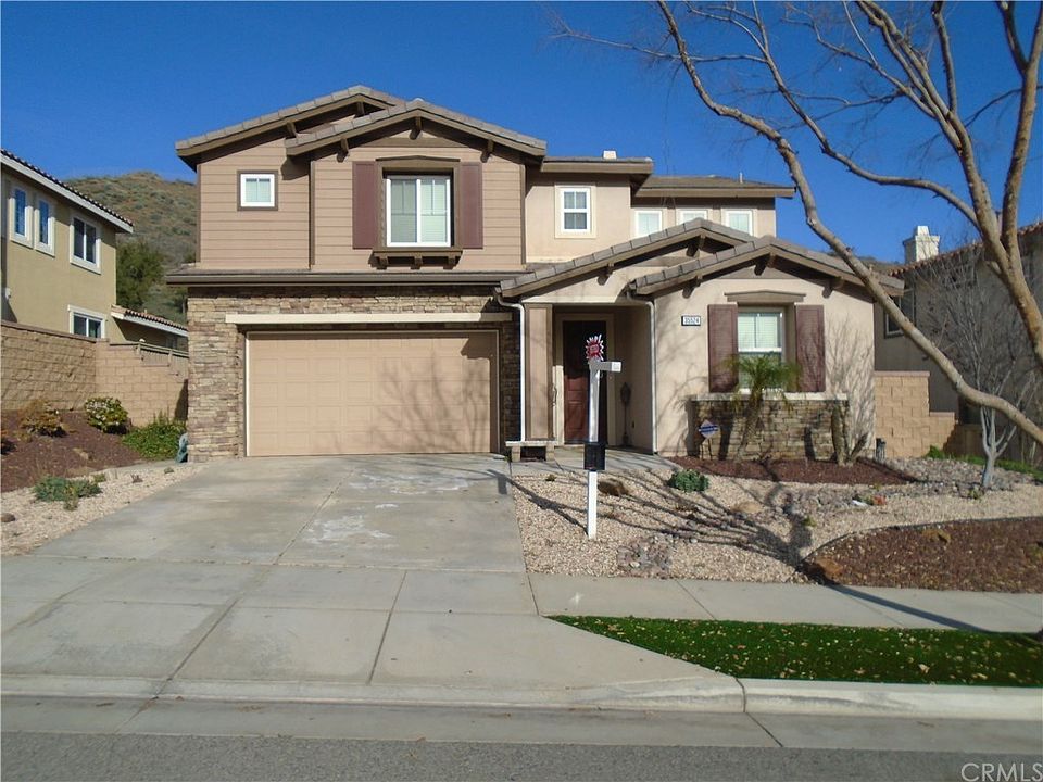 2nd image of 35524 Desert Rose Way