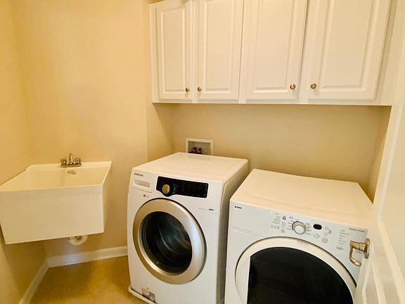 5th image of 426 Willow Brook Dr