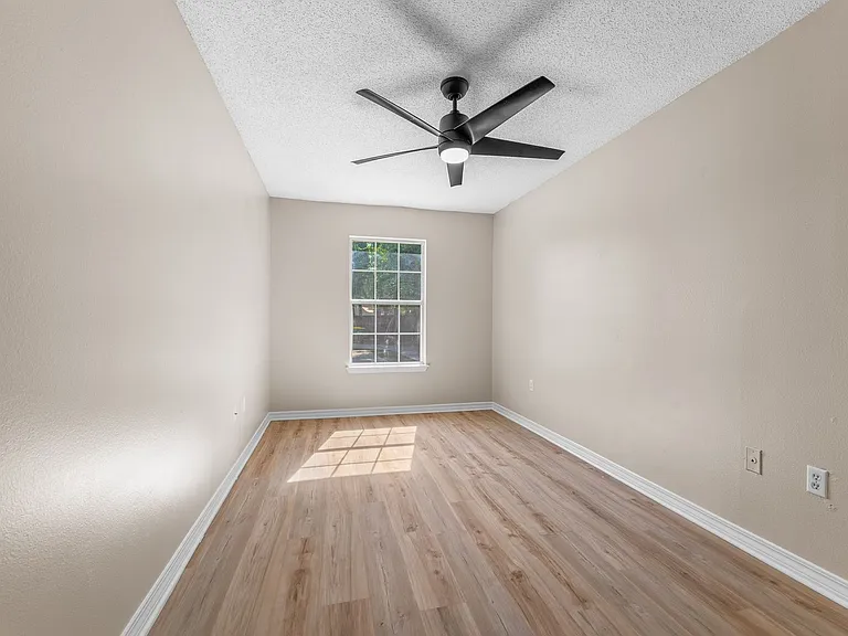 648 Virginia Oak Ct — Photo 7