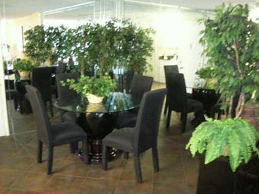 ***DINING ROOM** EVERYTHING STAYS!!