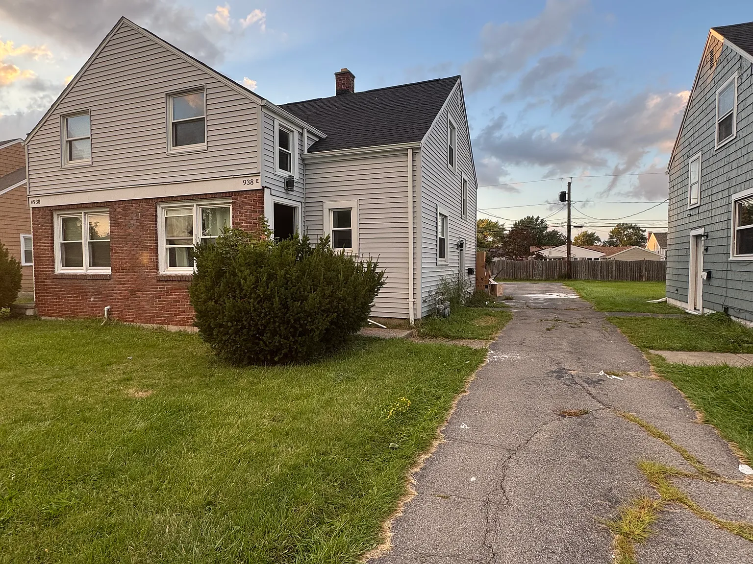 3 bed, 900 sqft, $1,550 — Photo 1