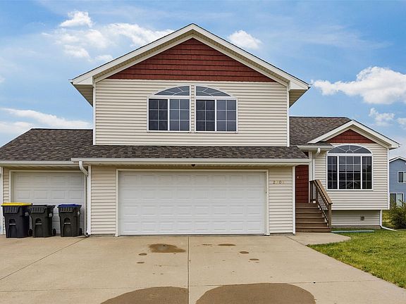 2nd image of 2609 Russell Dr