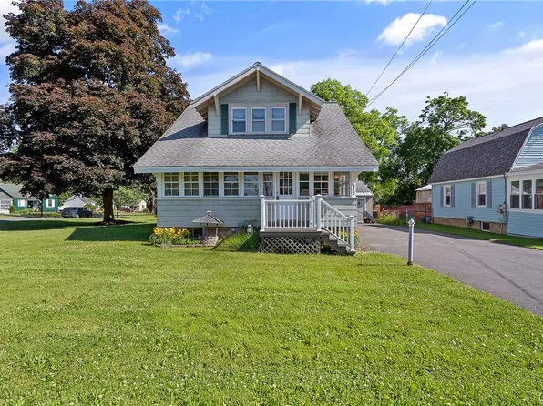 412 Bailey Rd, North Syracuse, NY 13212